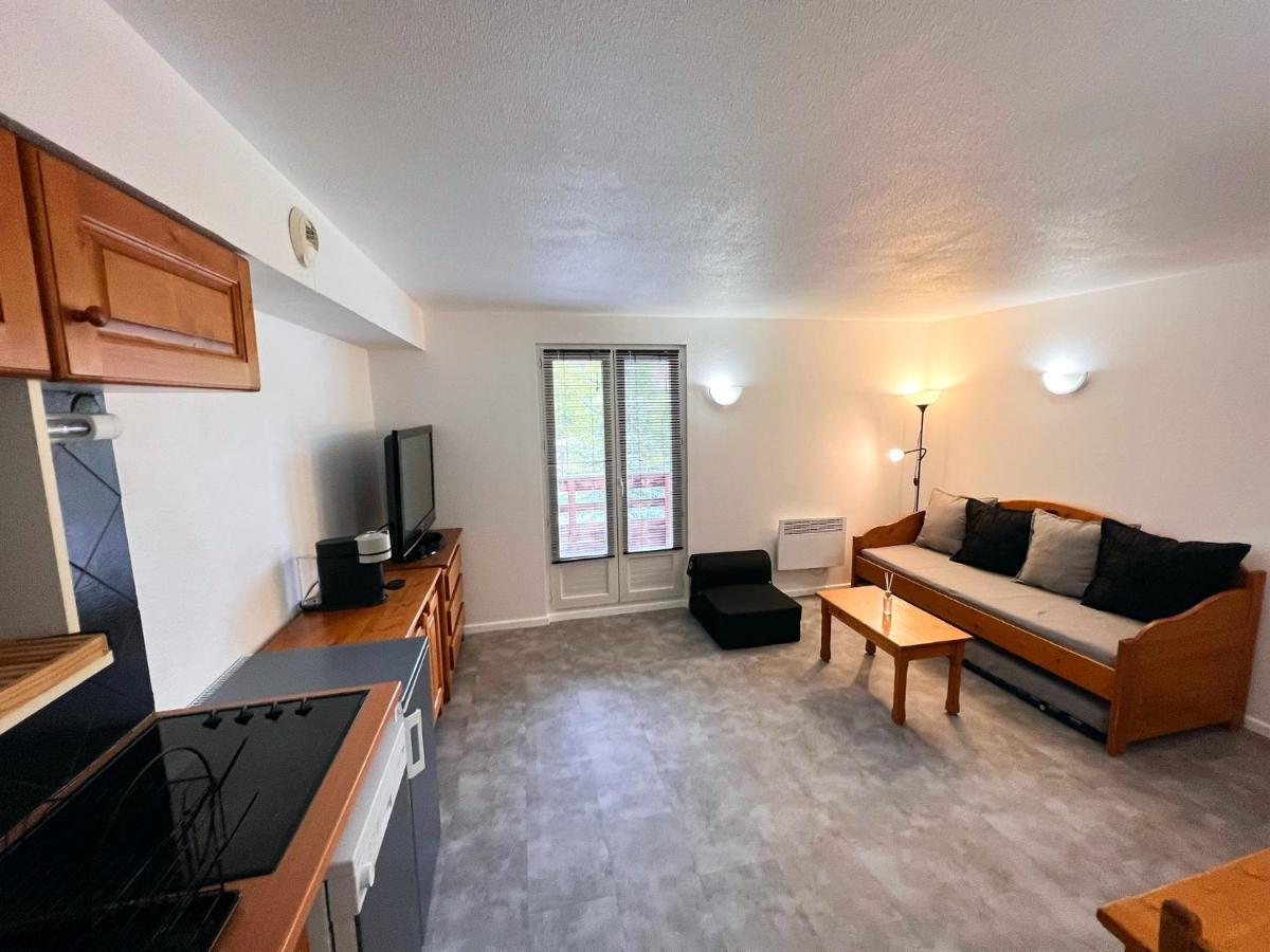 Vars, Appart Spacieux Renove 4 Couchages Dans Chalet Vars  Εξωτερικό φωτογραφία