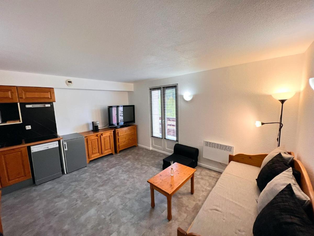 Vars, Appart Spacieux Renove 4 Couchages Dans Chalet Vars  Εξωτερικό φωτογραφία